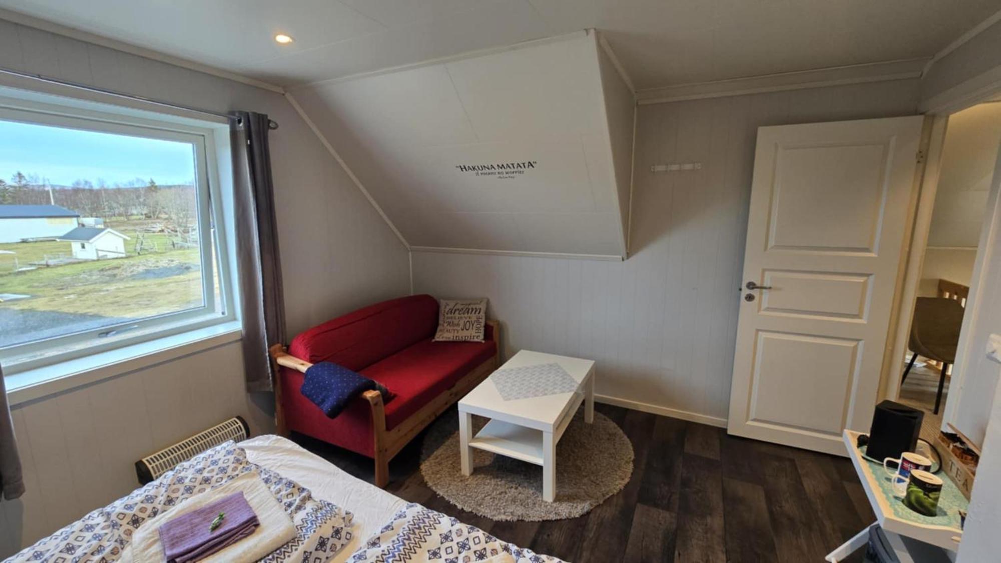 1 Room In The Yellow House, Close To Airport & Lofoten Evenskjer Zewnętrze zdjęcie